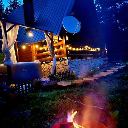 With Outdoor Jacuzzi Near Sarajevo Alpehytte Pale