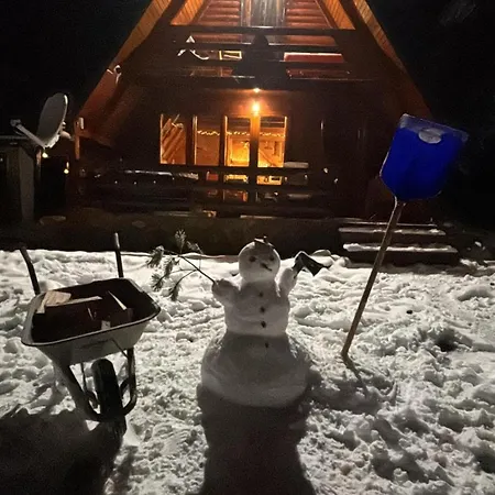With Outdoor Jacuzzi Near Sarajevo Alpehytte Pale
